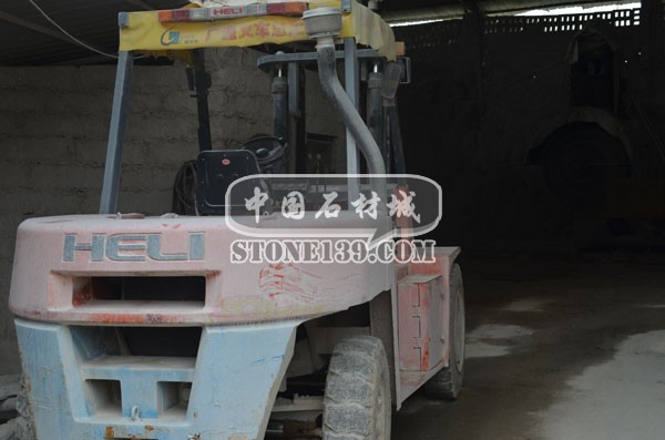 石材大叉車(chē)