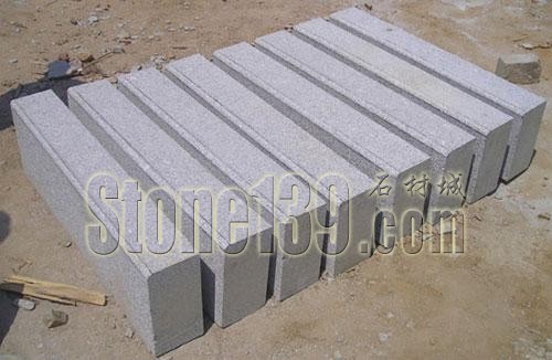 挑選好的路沿石石材,那么就要學會一下幾個步驟