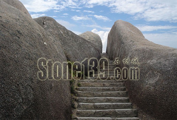 花崗巖和大理石分別屬于硬質巖石和軟質巖石