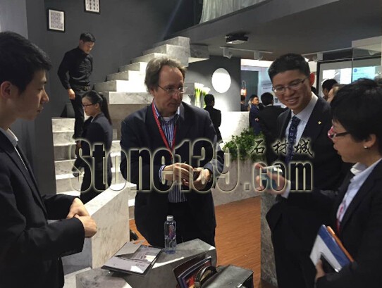 江西雅高礦業(yè)2015廈門(mén)石材展展廳現(xiàn)場(chǎng)圖片