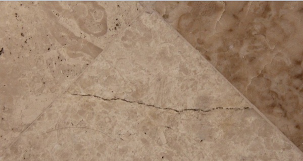 大理石地板開裂的原因分析及對應的預防措施