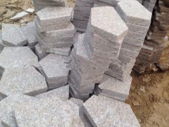 廠家直銷 萊姆黑 花崗巖小塊石，馬蹄石，廣場石