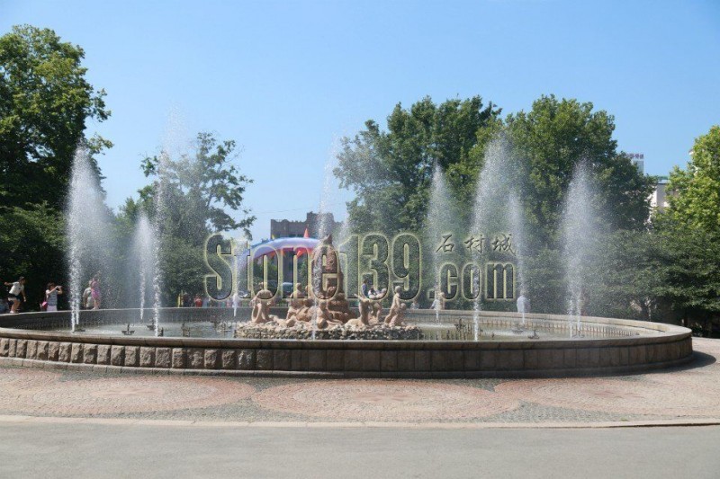 大理石內裝金碧輝煌 花崗巖外裝記錄歲月滄桑