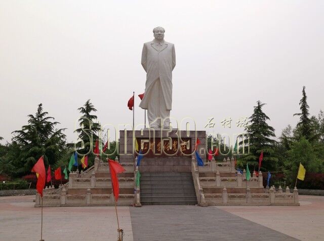 大理石內裝金碧輝煌 花崗巖外裝記錄歲月滄桑