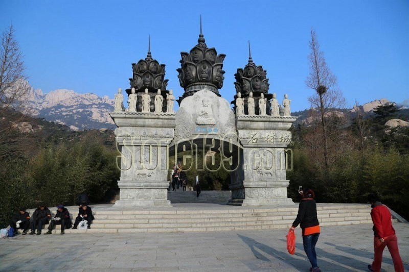 大理石內裝金碧輝煌 花崗巖外裝記錄歲月滄桑