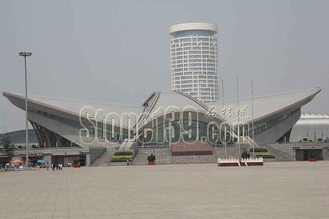 大理石內裝金碧輝煌 花崗巖外裝記錄歲月滄桑