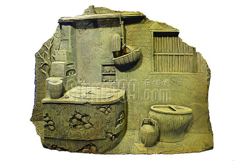 　　石雕《人生三憶&middot;母愛》