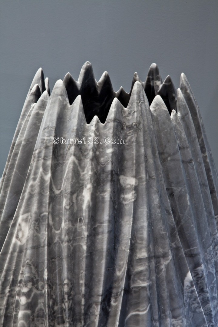 Zaha Hadid設計的創意大理石花瓶The Tau Vase
