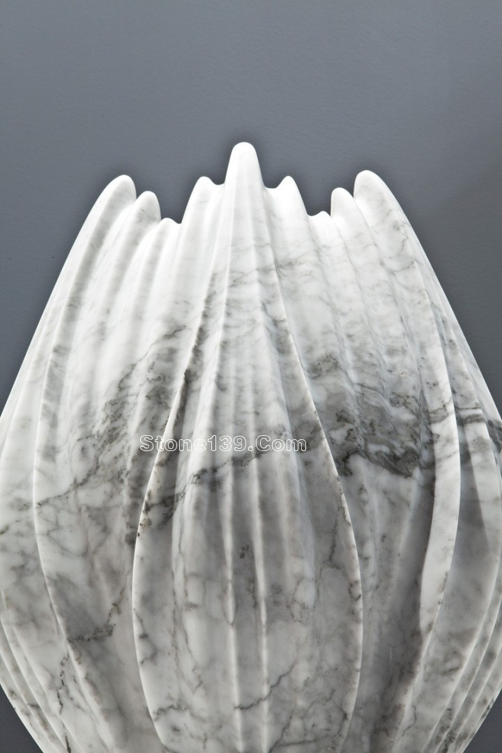 Zaha Hadid設計的創意大理石花瓶The Tau Vase