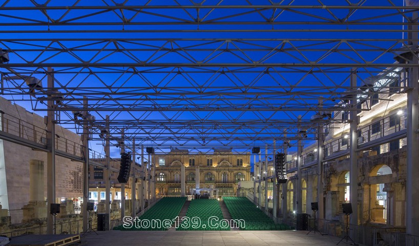 倫佐&middot;皮亞諾設計的&ldquo;城市之門&rdquo;項目接近收尾：鏤空石材立面吸睛