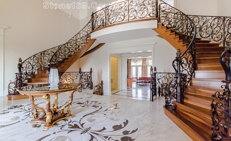 大理石瓷磚和馬賽克裝飾的多倫多市區(qū)西式高端住宅