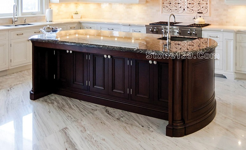 大理石瓷磚和馬賽克裝飾的多倫多市區(qū)西式高端住宅