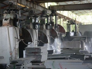 花崗巖大切加工 自動磨機加工 荒料現貨充足