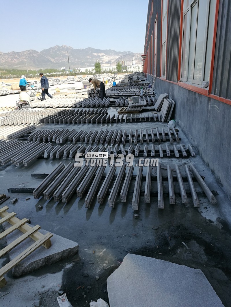 川東石業五蓮紅花崗巖