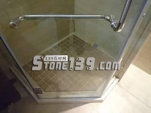 夏天裝飾浴室，大理石鋪地應該這么用