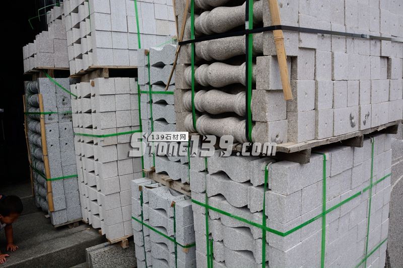 恒毅輝杰石材主營花崗巖欄桿、圓球、仿型異形等石材加工產品