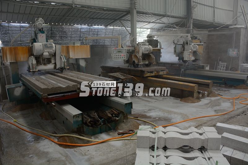 恒毅輝杰石材主營花崗巖欄桿、圓球、仿型異形等石材加工產品