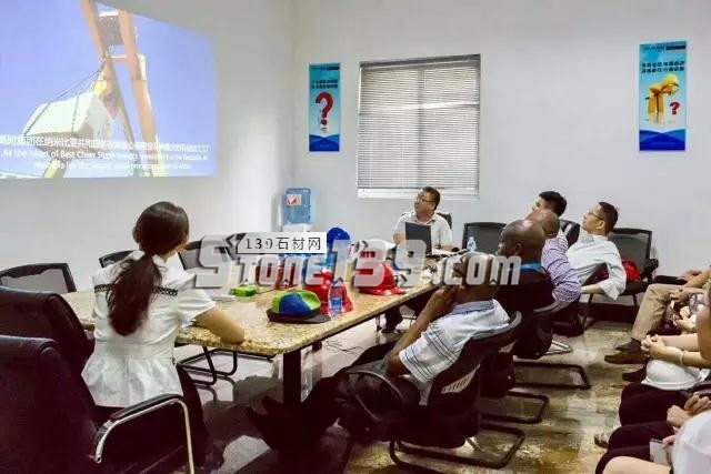 廈門金磚會議特派代表團(tuán)到高時集團(tuán)和萬里石股份參觀考察 