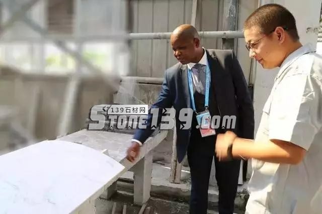 廈門金磚會議特派代表團(tuán)到高時集團(tuán)和萬里石股份參觀考察 