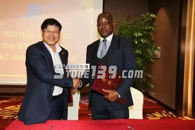 廈門金磚會議特派代表團(tuán)到高時集團(tuán)和萬里石股份參觀考察 