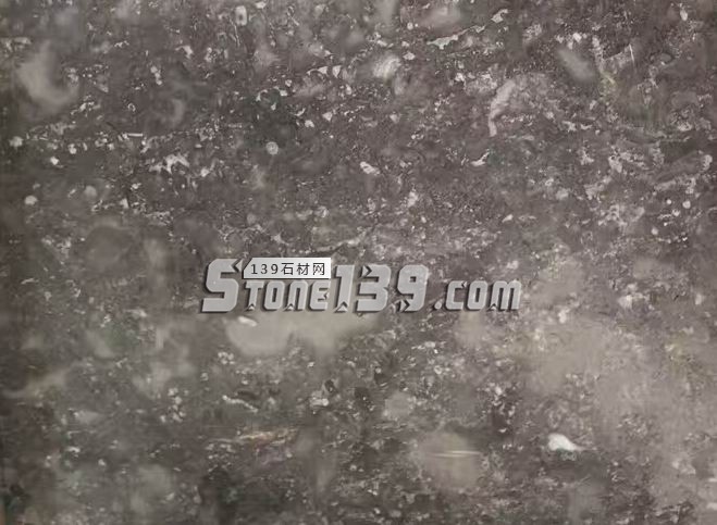 光宇石業(yè)主營藍(lán)色妖姬（藍(lán)山灰）、蔚藍(lán)海岸（紫羅蘭）、阿曼玫瑰、意大利冰玉等大理石產(chǎn)品