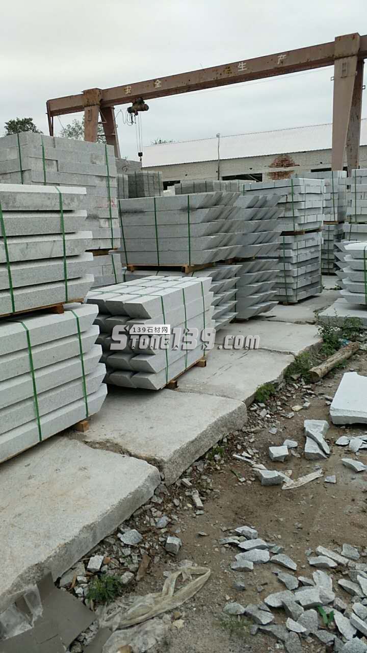 遼寧興城市名帛石材主營青山白、虎皮花、芝麻白等花崗巖產品