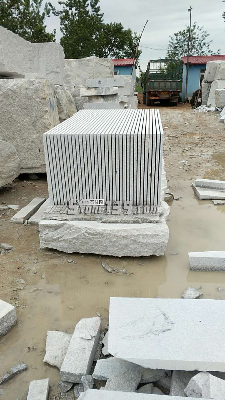 遼寧興城市名帛石材主營青山白、虎皮花、芝麻白等花崗巖產品