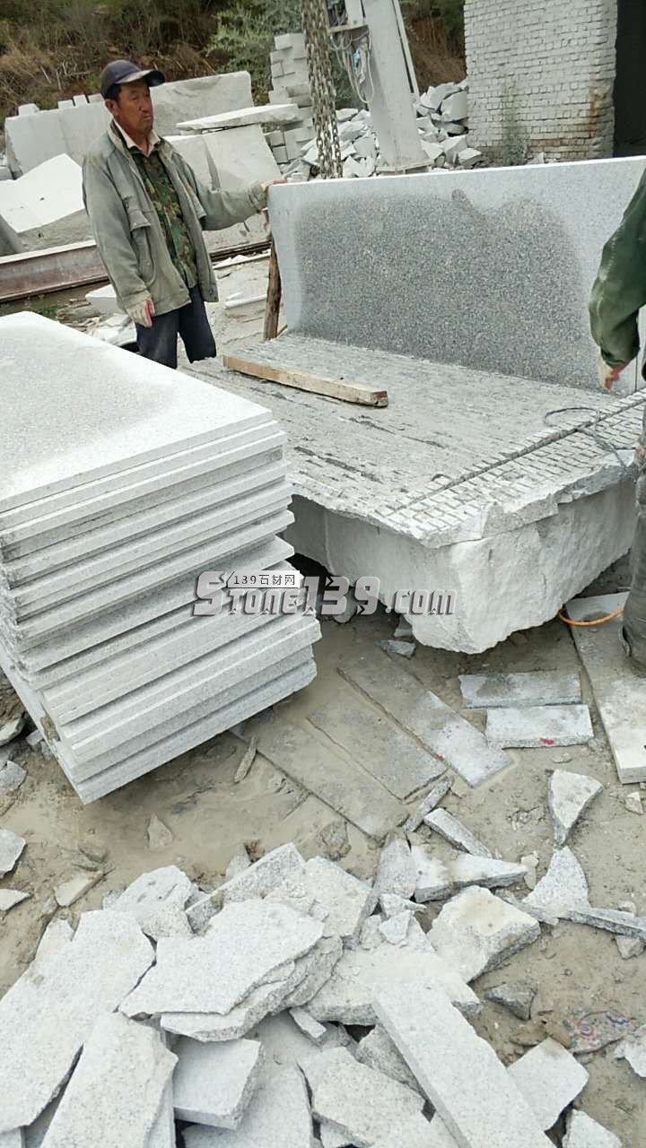 遼寧興城市名帛石材主營青山白、虎皮花、芝麻白等花崗巖產品