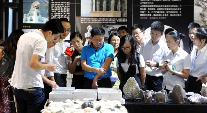 福建省旅發委、經信委相關領導實地考察水頭知名石材企業