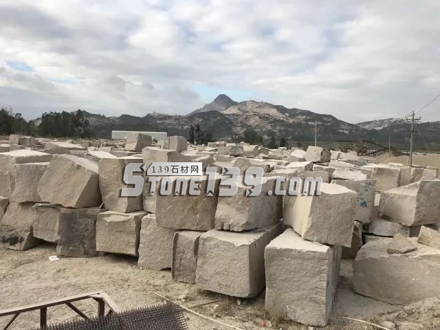 南安石井鎮(zhèn)征遷:1000畝23萬(wàn)立方石材荒料乾坤大挪移