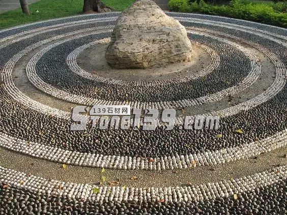 實用與藝術感并存&mdash;鵝卵石的鋪裝應用