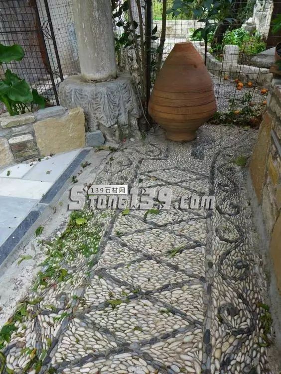 實用與藝術感并存&mdash;鵝卵石的鋪裝應用