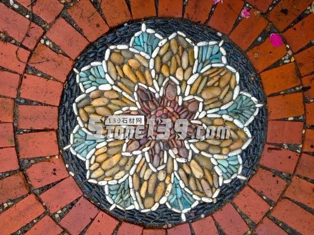 實用與藝術感并存&mdash;鵝卵石的鋪裝應用