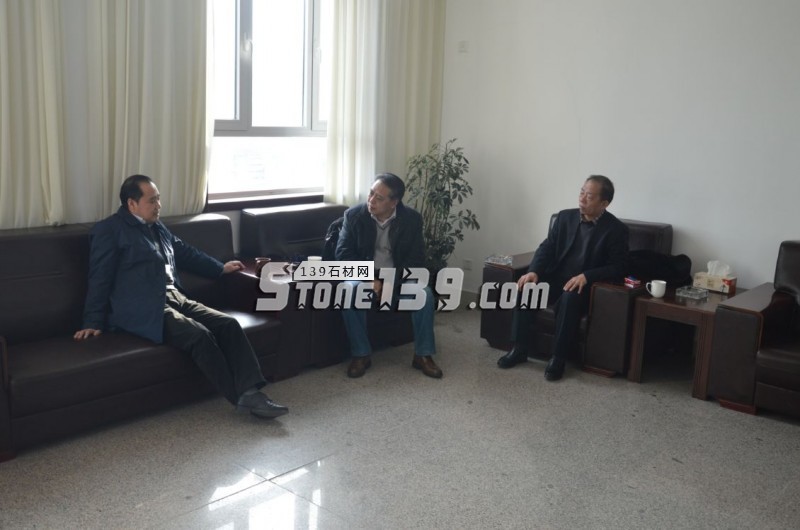 山東省石材行業(yè)協(xié)會同中國建材工業(yè)規(guī)劃研究院與五蓮石材產業(yè)園管委會共同探討五蓮石材產業(yè)發(fā)展規(guī)劃