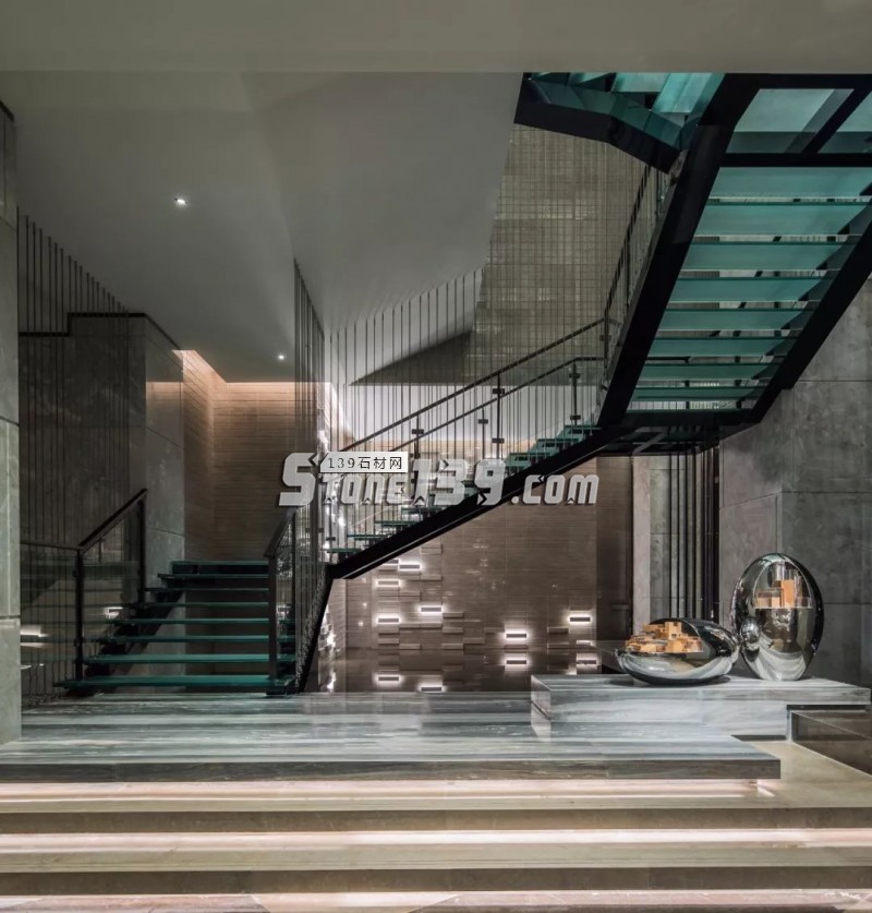 大理石與現代文化碰撞城市新記憶