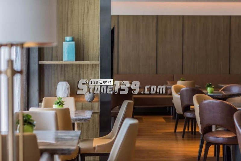 大理石與現代文化碰撞城市新記憶