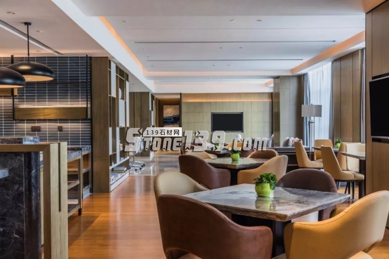 大理石與現代文化碰撞城市新記憶