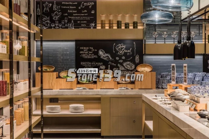 大理石與現代文化碰撞城市新記憶