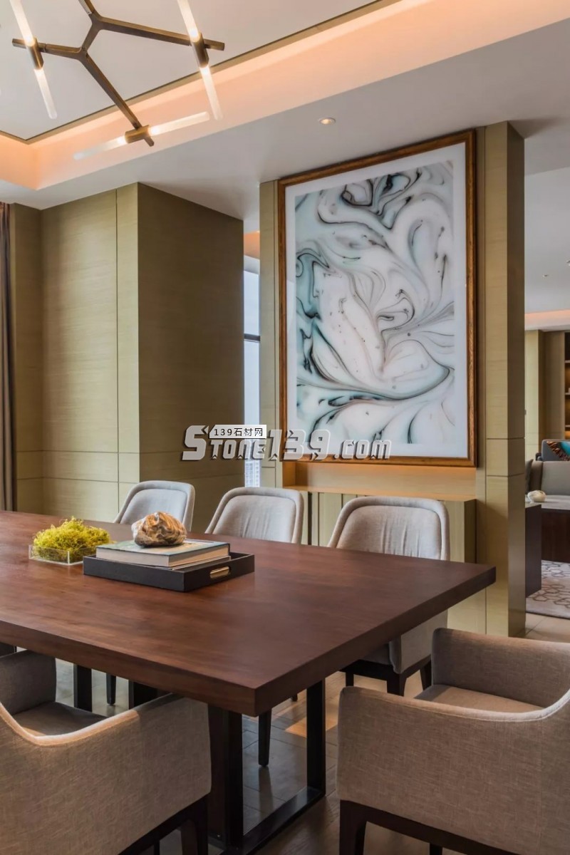 大理石與現代文化碰撞城市新記憶