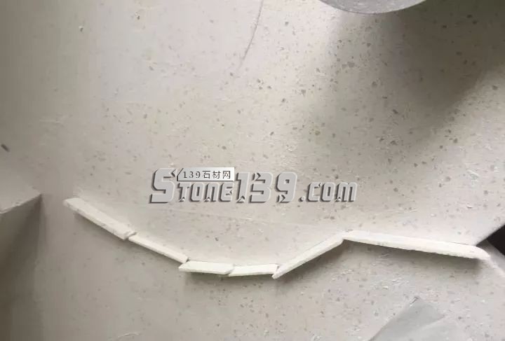 石英石臺面裂縫的修補過程