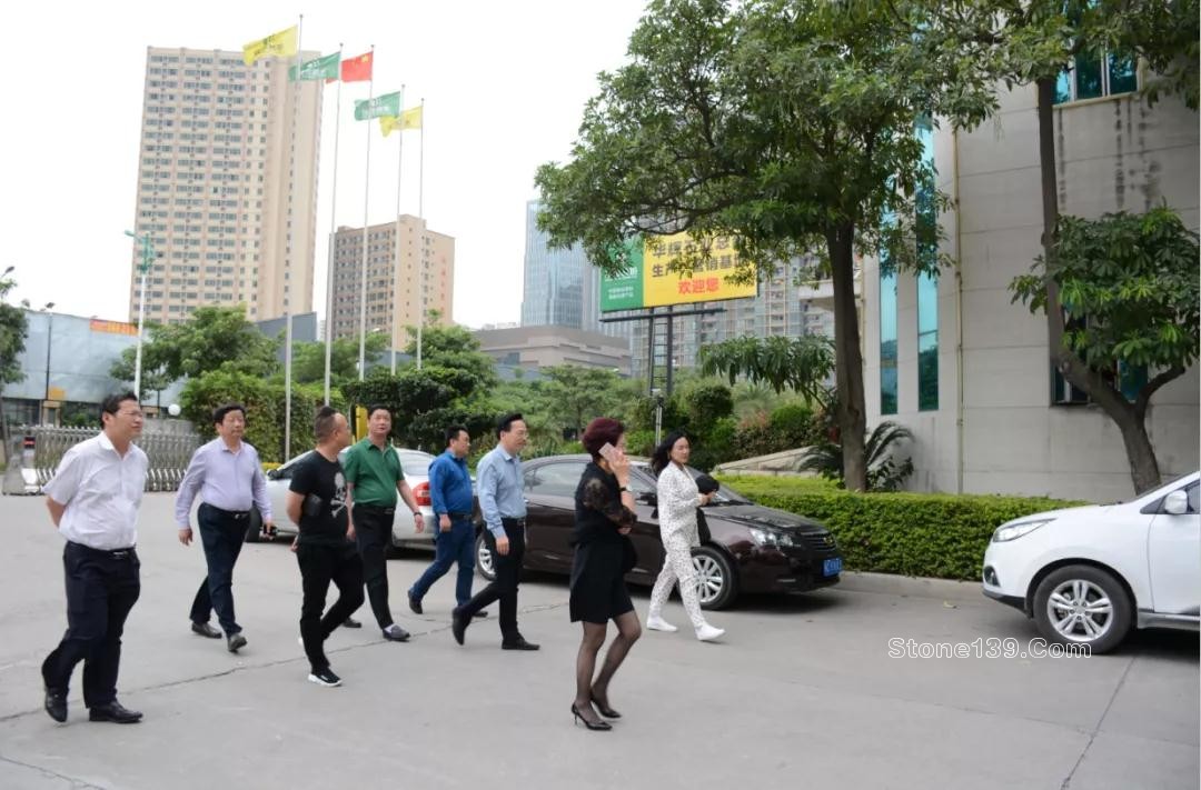 湖北團風縣領導率隊考察調研福建水頭石材企業