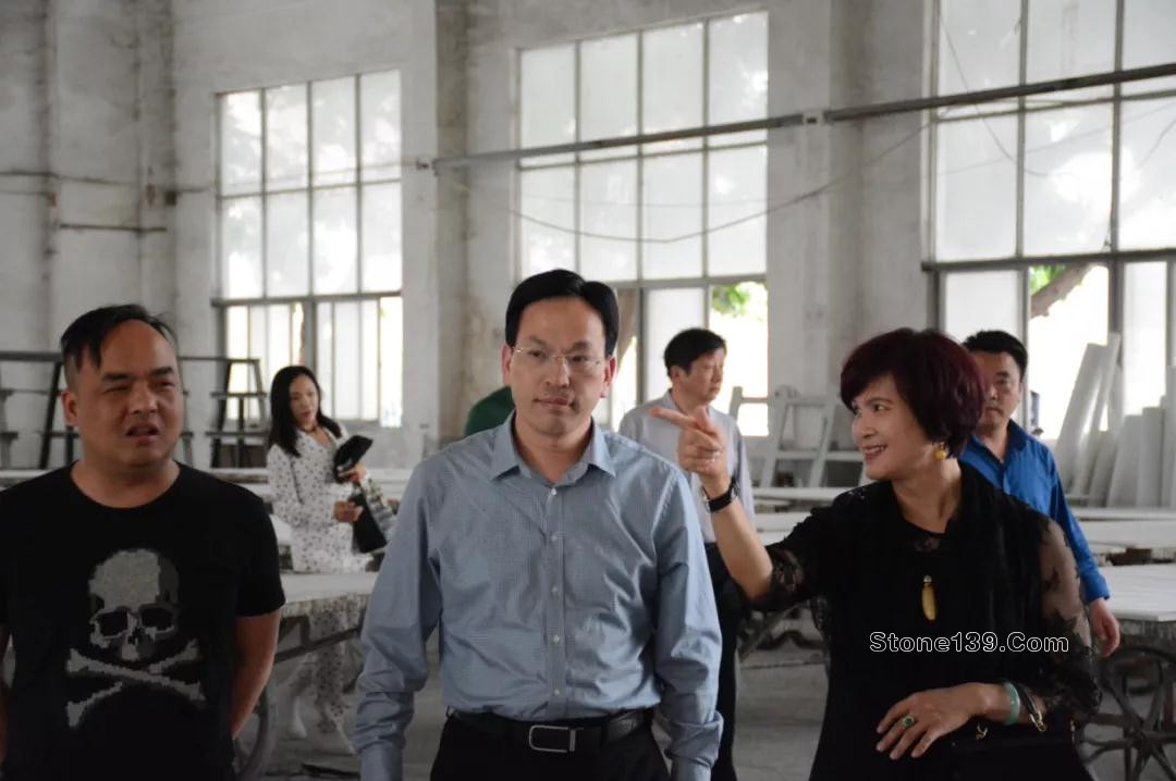 湖北團風縣領導率隊考察調研福建水頭石材企業