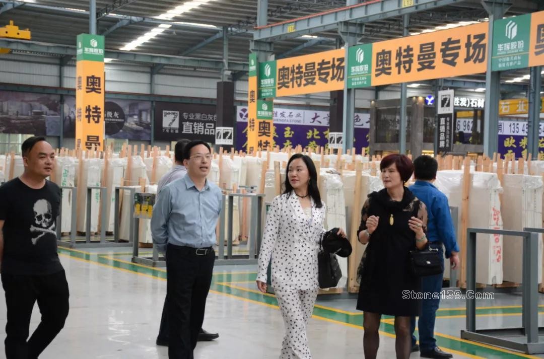 湖北團風縣領導率隊考察調研福建水頭石材企業