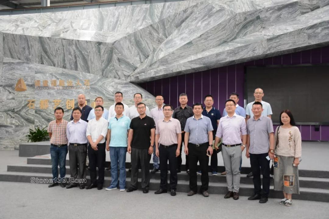 在新窗口打開圖片 洋口港集裝箱運輸航線將于6月份開通,管委會一行到水頭做考察交流