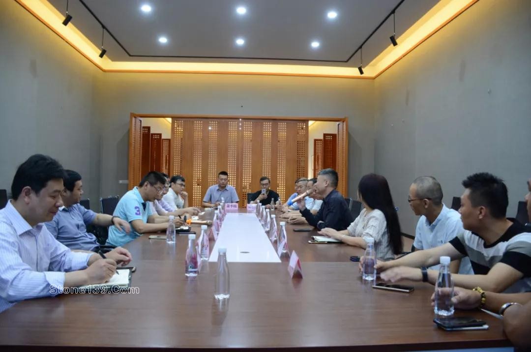 在新窗口打開圖片 洋口港集裝箱運輸航線將于6月份開通,管委會一行到水頭做考察交流