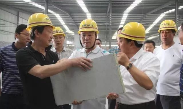 盟委委員、旗委書記王旺盛一行到吉蘭泰鎮(zhèn)調(diào)研石材園區(qū)，附主營產(chǎn)品