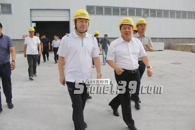 盟委委員、旗委書記王旺盛一行到吉蘭泰鎮(zhèn)調(diào)研石材園區(qū)，附主營產(chǎn)品