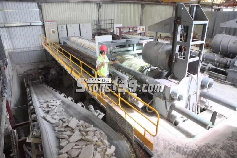 云浮市擬建14條石材廢漿廢渣處置生產線，年處置184.8萬方，產出石材渣干粉108萬噸。