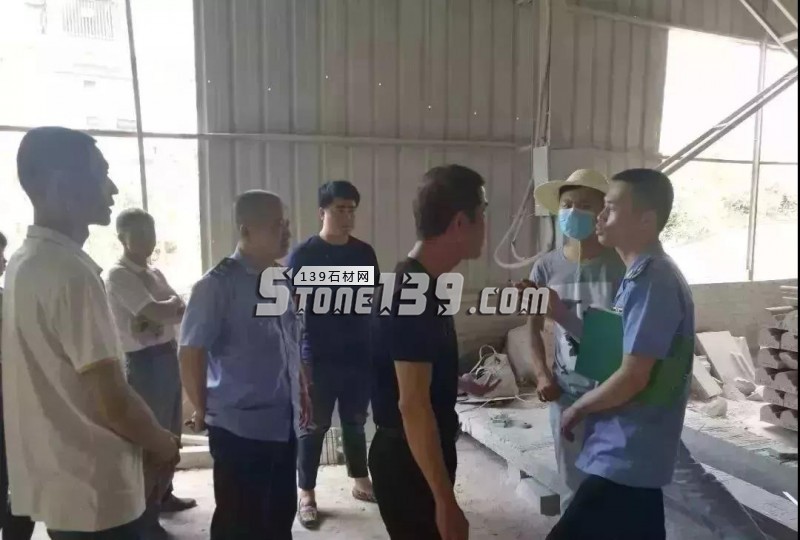 惠安東嶺鎮(zhèn)督促違建石材廠自行拆除,面積達(dá)4300平方米!