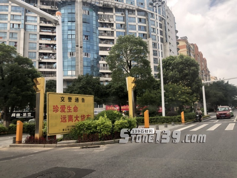 福建水頭違規(guī)大貨車,還有沒(méi)有人管管了?!